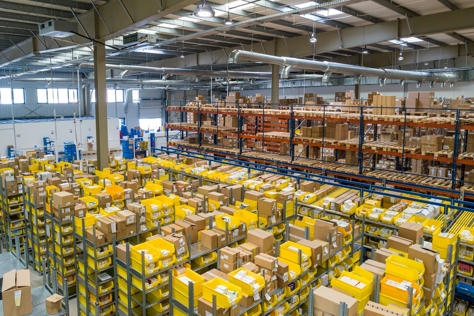 Pusat Distribusi Logistik